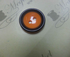 Пуговицы п/эстер М-1660 36L-23мм 